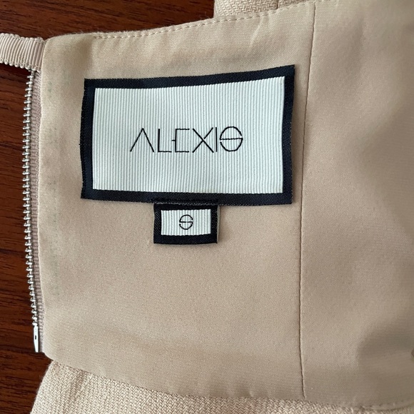 Addy Linen Twill Halter Topnude - Picture 6 of 7